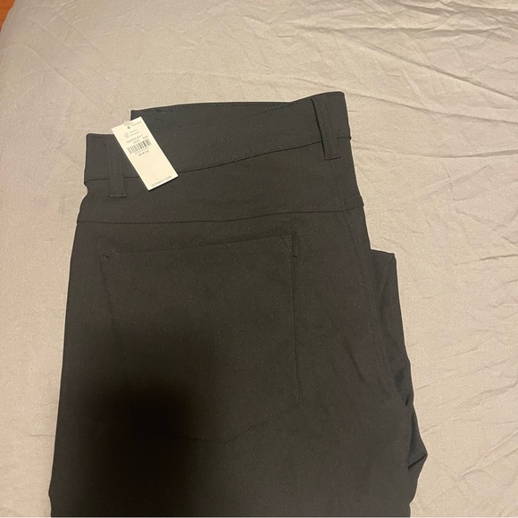 MEN’S-NWT-Old Navy pants 100% Polyester with mechanical stretch. Black 34 X 32 - Picture 5 of 5